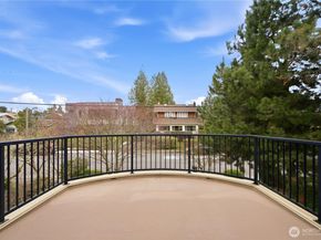 217 7th Avenue W, Kirkland WA 98033