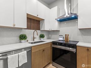 3901 151st Avenue SE, Bellevue WA 98006