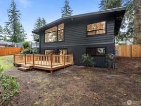 3901 151st Avenue SE, Bellevue WA 98006