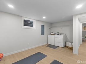 3901 151st Avenue SE, Bellevue WA 98006