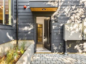 113 24th Avenue E A, Seattle WA 98112