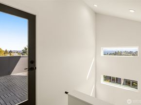 113 24th Avenue E A, Seattle WA 98112