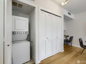 76 Cedar Street 1109, Seattle WA 98121