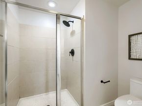 76 Cedar Street 1109, Seattle WA 98121