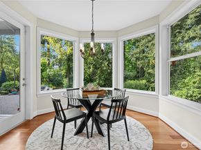 10806 SE 16th Street, Bellevue WA 98004
