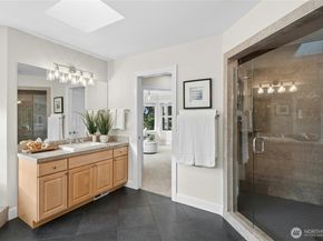 10806 SE 16th Street, Bellevue WA 98004