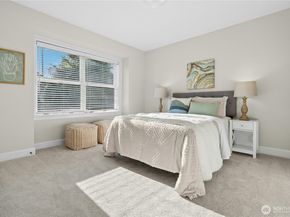 10806 SE 16th Street, Bellevue WA 98004