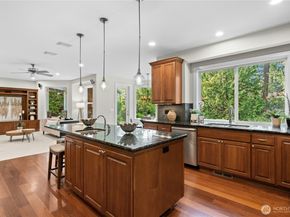 10806 SE 16th Street, Bellevue WA 98004