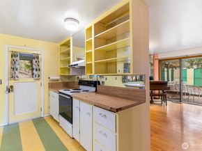 13758 Palatine Avenue N, Seattle WA 98133