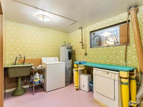 13758 Palatine Avenue N, Seattle WA 98133