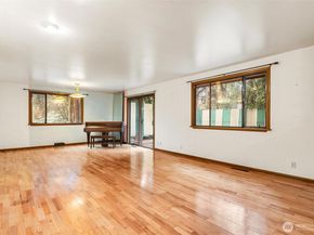 13758 Palatine Avenue N, Seattle WA 98133