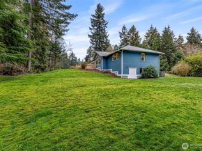 15375 Sunrise Drive NE, Bainbridge Island WA 98110