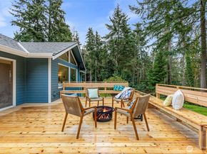 15375 Sunrise Drive NE, Bainbridge Island WA 98110