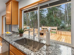 15375 Sunrise Drive NE, Bainbridge Island WA 98110