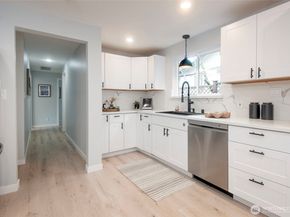 4201 NE 115th Street, Seattle WA 98125