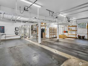 21609 NE 4th Street, Sammamish WA 98074