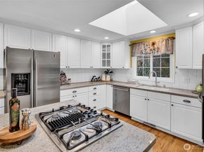 21609 NE 4th Street, Sammamish WA 98074