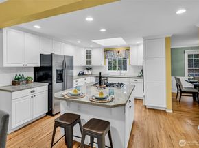 21609 NE 4th Street, Sammamish WA 98074