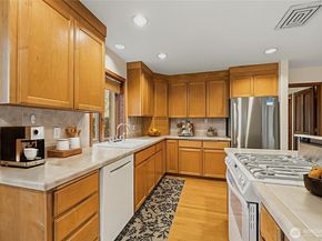 7810 175th Street SW, Edmonds WA 98026