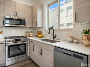 6716 Mary Avenue NW C, Seattle WA 98117