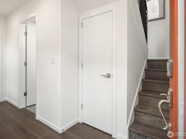 6716 Mary Avenue NW C, Seattle WA 98117