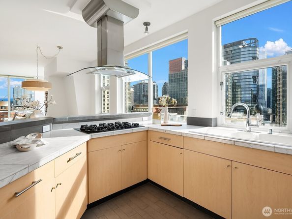 1100 106th Avenue NE 1002, Bellevue WA 98004