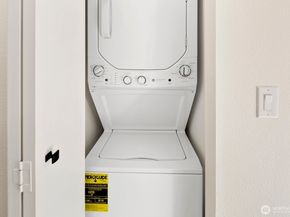 10508 NE 32nd Place G302, Bellevue WA 98004