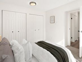 10508 NE 32nd Place G302, Bellevue WA 98004