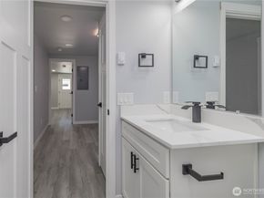 11244 10th Ave S, Seattle WA 98168