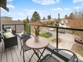 2851 NW 70th Street, Seattle WA 98117