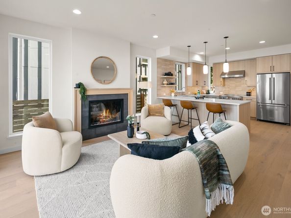 2851 NW 70th Street, Seattle WA 98117