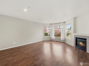 8823 Holly Drive 502, Everett WA 98208