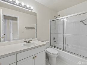 8823 Holly Drive 502, Everett WA 98208