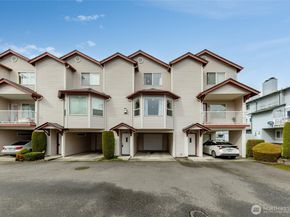 8823 Holly Drive 502, Everett WA 98208