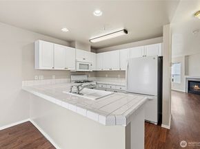 8823 Holly Drive 502, Everett WA 98208