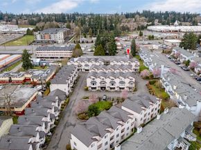 8823 Holly Drive 502, Everett WA 98208