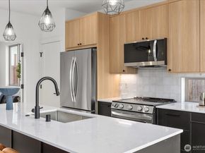 12044 Hiram Place NE C, Seattle WA 98125