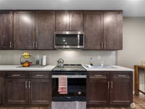 9592 7th Avenue SE, Everett WA 98208