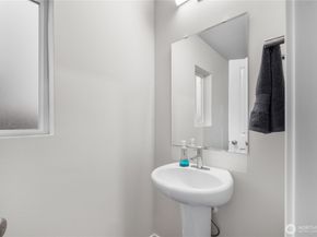 9592 7th Avenue SE, Everett WA 98208