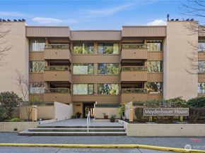 10101 SE 3rd Street 402, Bellevue WA 98004