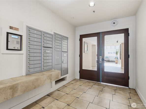 10101 SE 3rd Street 402, Bellevue WA 98004