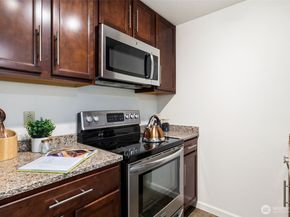 12611 109th Court NE J302, Kirkland WA 98034