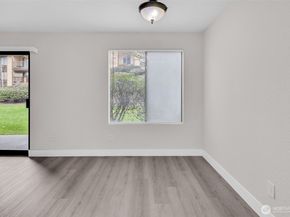 12520 NE 145th Street E33, Kirkland WA 98034