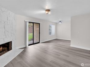 12520 NE 145th Street E33, Kirkland WA 98034