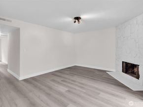 12520 NE 145th Street E33, Kirkland WA 98034