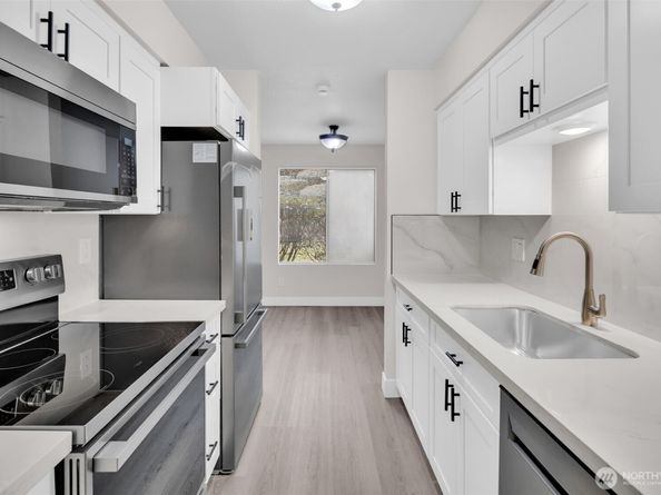 12520 NE 145th Street E33, Kirkland WA 98034
