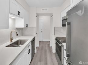 12520 NE 145th Street E33, Kirkland WA 98034