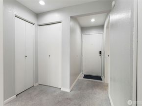 21925 7th Avenue S 101, Des Moines WA 98198