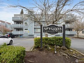 21925 7th Avenue S 101, Des Moines WA 98198