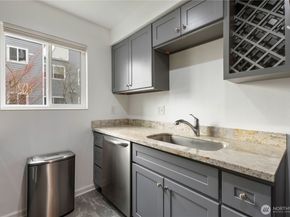 21925 7th Avenue S 101, Des Moines WA 98198